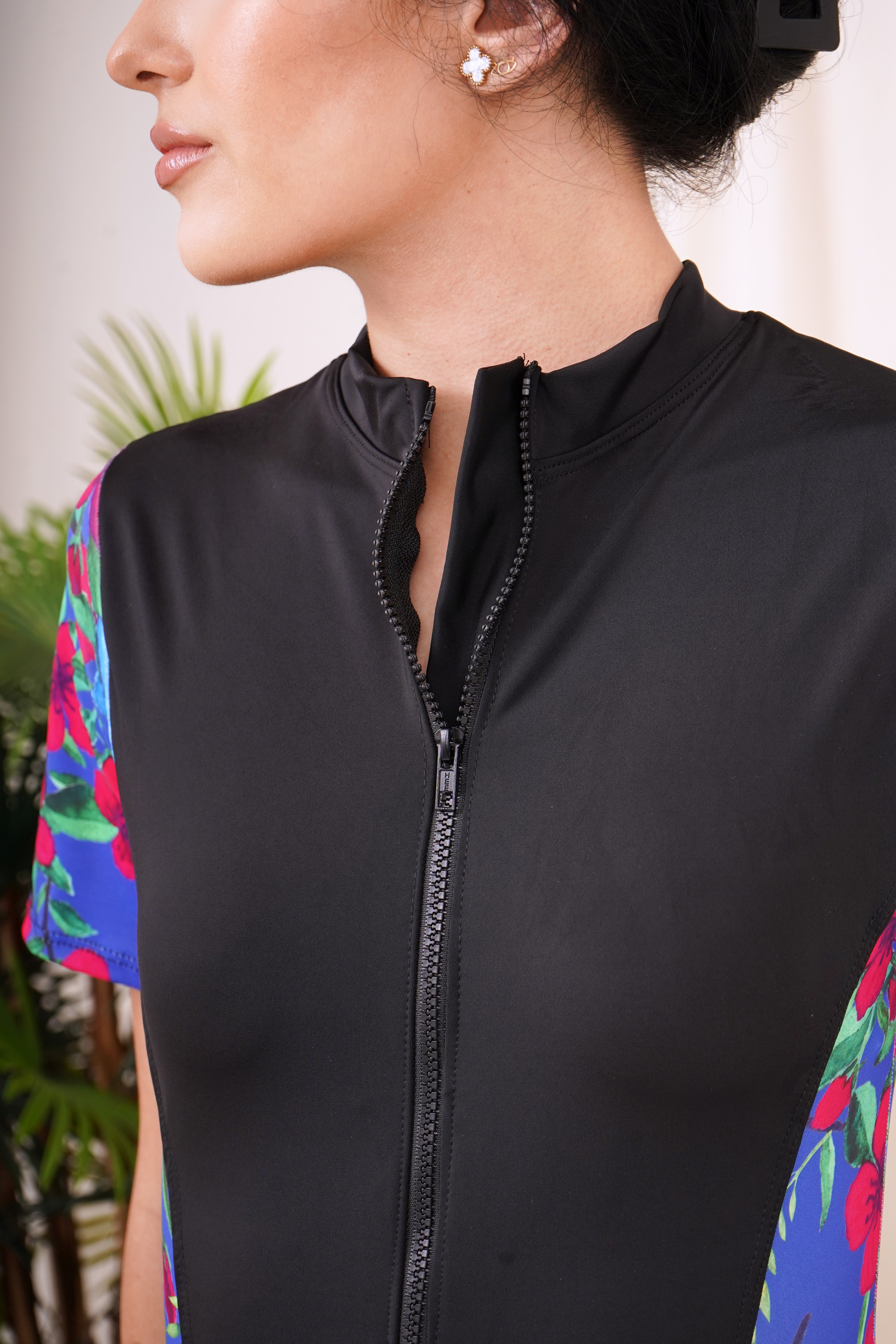 Traje de Baño Deportivo para Mujer con Manga Corta y Cierre Frontal | Mod. 531