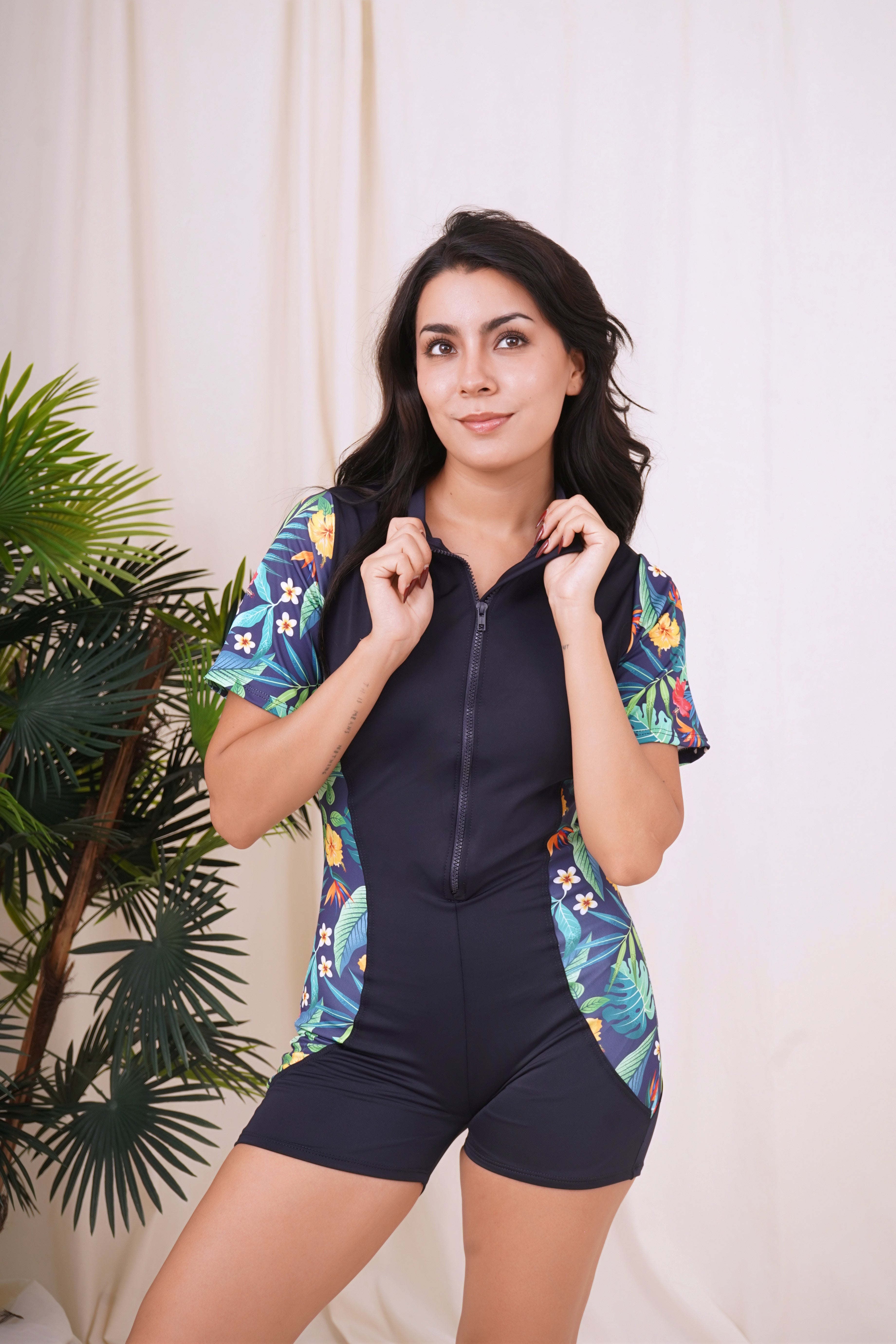 Traje de Baño Deportivo para Mujer con Manga Corta y Cierre Frontal | Mod. 531